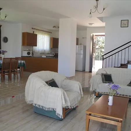 Βίλα Chriseleni Latchi Πόλη