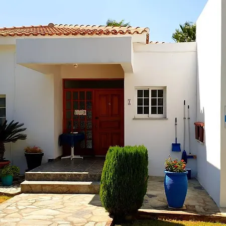 Chriseleni Latchi Βίλα Πόλη