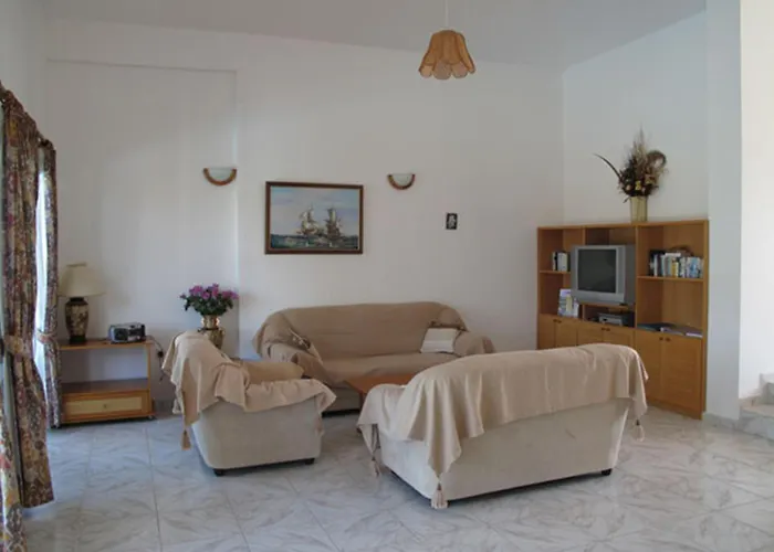 Chriseleni Latchi Polis