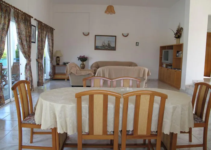 Villa Chriseleni Latchi Polis