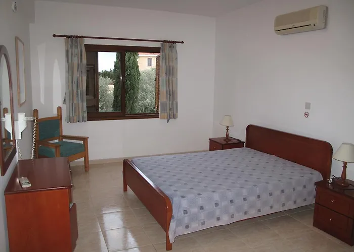 Chriseleni Latchi Villa *