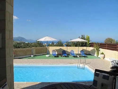 Villa Chriseleni Latchi *