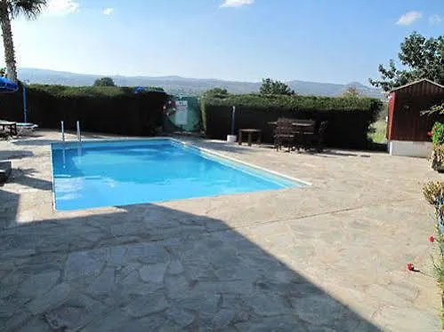 Chriseleni Latchi Polis