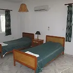 Chriseleni Latchi Polis