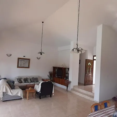 Chriseleni Latchi Villa *