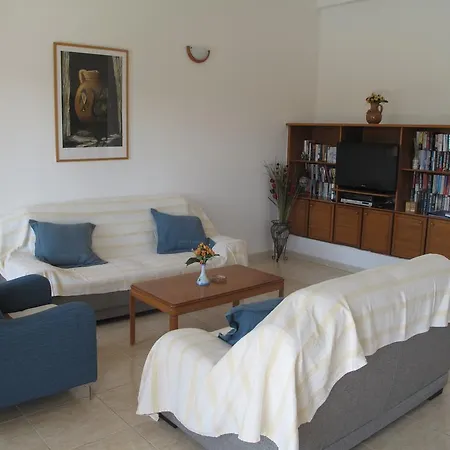 Chriseleni Latchi Villa