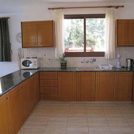 Villa Chriseleni Latchi *