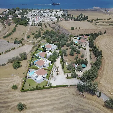 Chriseleni Latchi Villa