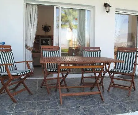 Chriseleni Latchi Villa