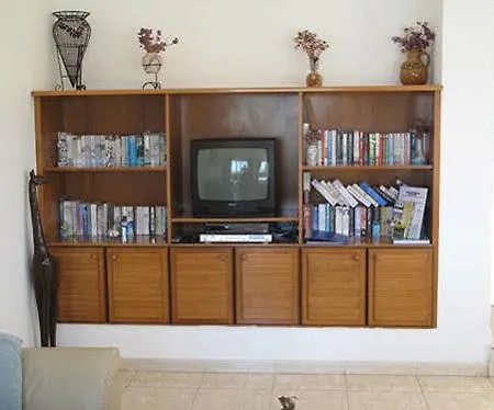 Chriseleni Latchi * Polis