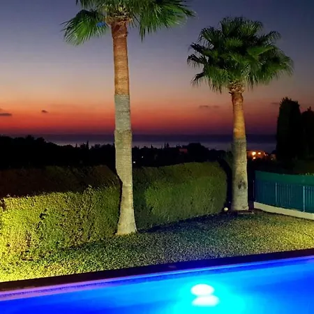 Chriseleni Latchi * Polis