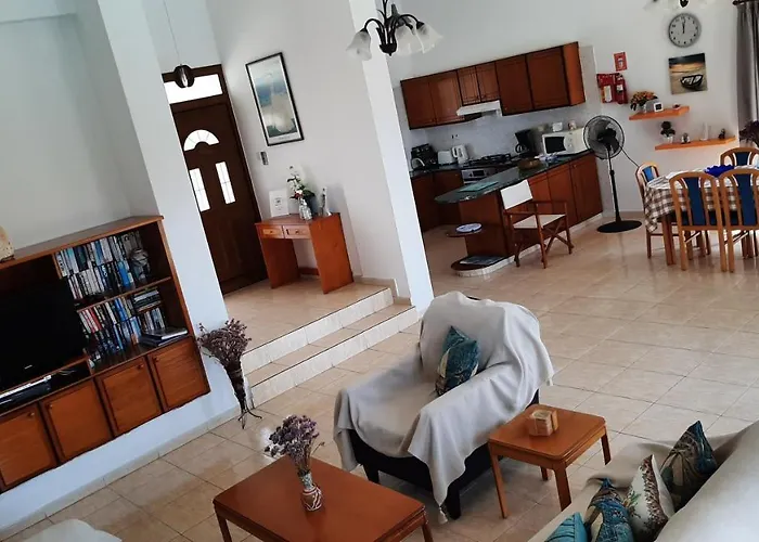 Villa Chriseleni Latchi Polis