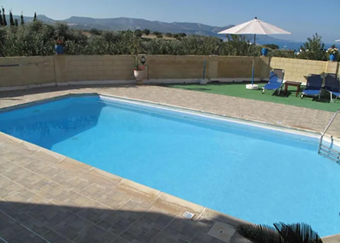 Chriseleni Latchi Polis